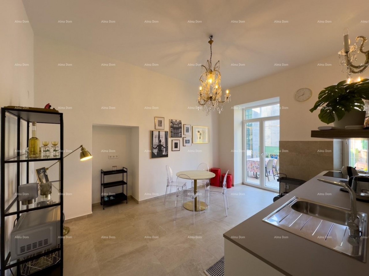 Stiamo vendendo un appartamento ristrutturato nel centro di Pola! 35