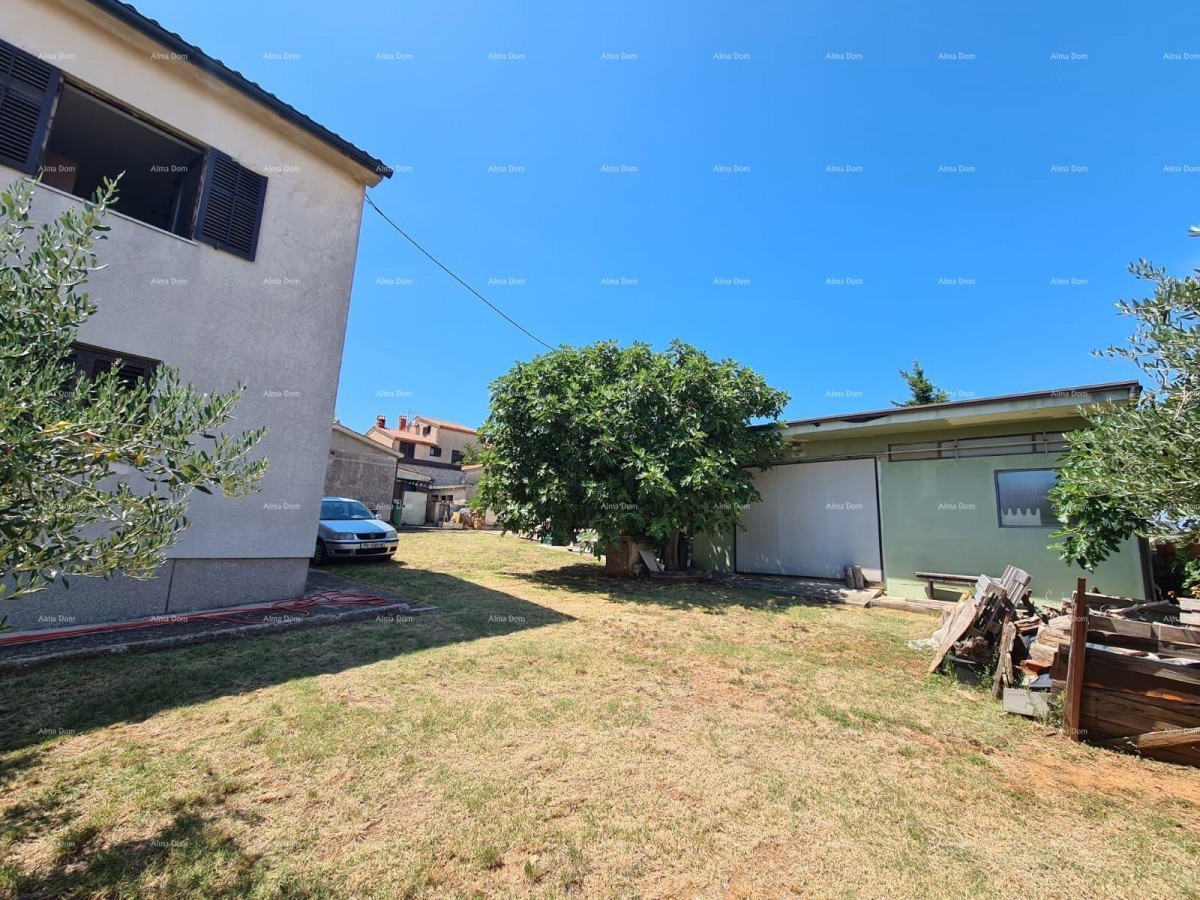 Sale of a house with two residential units, an auxiliary building, and a garage, Ližnjan! 6