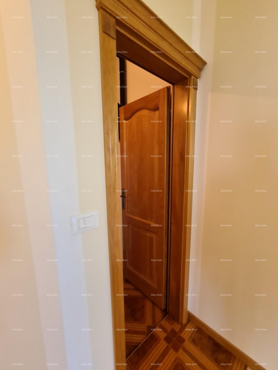 Three-storey apartment with a roof terrace! 100 meters from the sea. 25