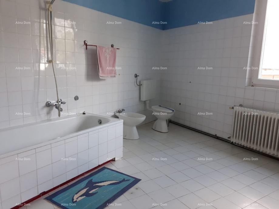 Prodaja- kamena kuća u nizu, u centru Brtonigle! 11