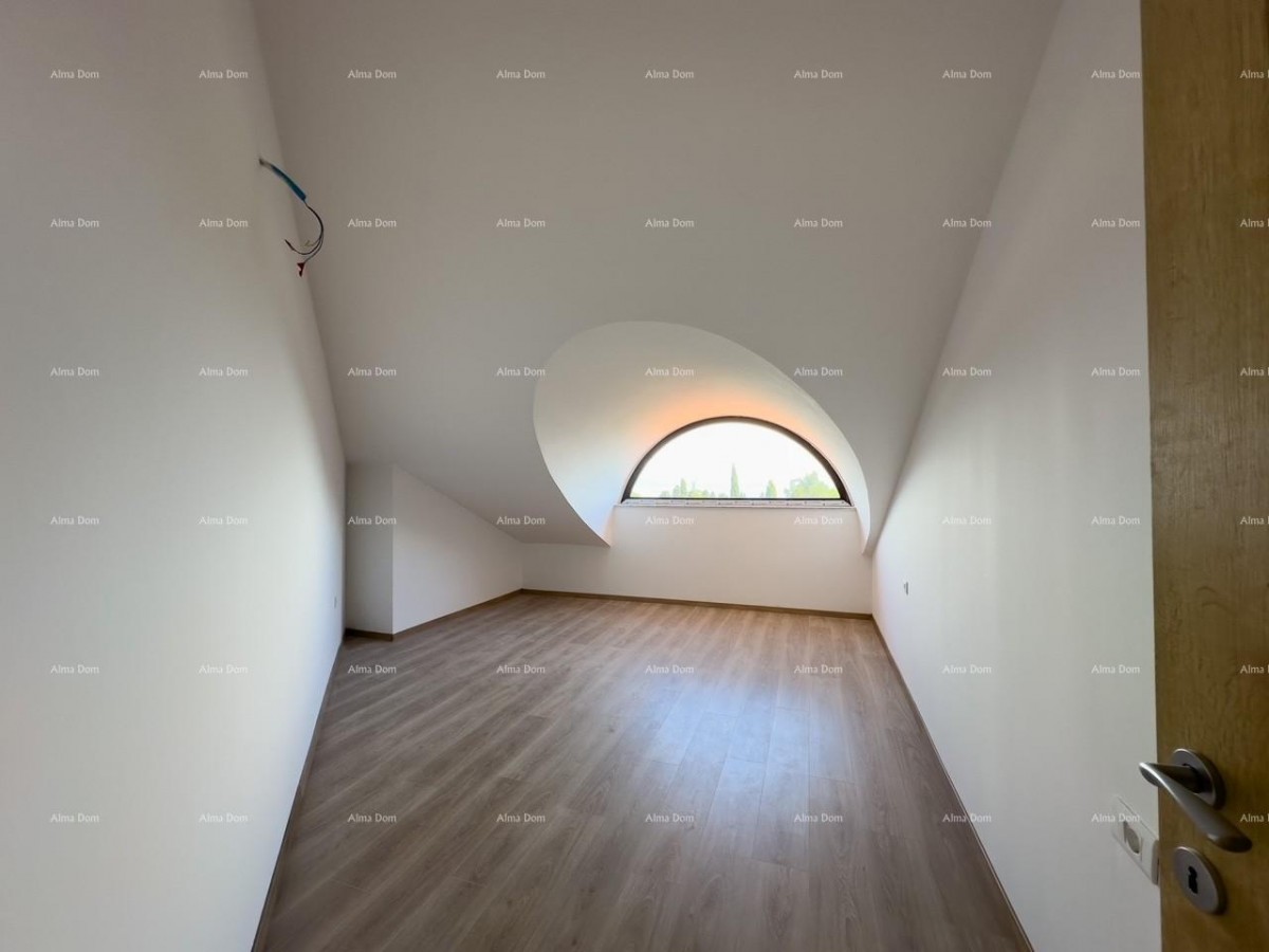 Vendiamo un appartamento con una bellissima vista sul mare! Premantura! 21