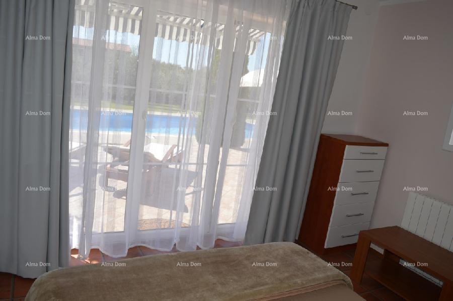 Beautiful house with swimming pool! 12