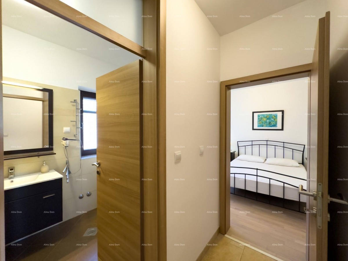 Beautiful house with a pool in Pula, ideal for a family or investment. 39