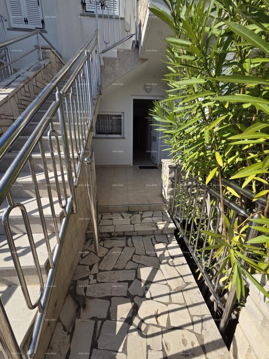 For sale: Charming ground floor apartment, 60 m², Duga Uvala 18