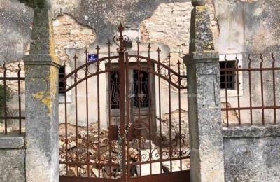 Продается каменный дом, Барбан