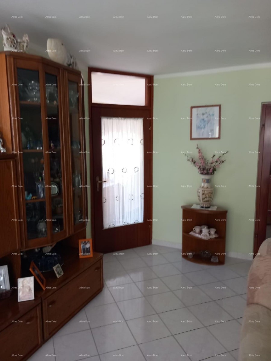 For sale: Family house in Pula with a separate apartment. 13