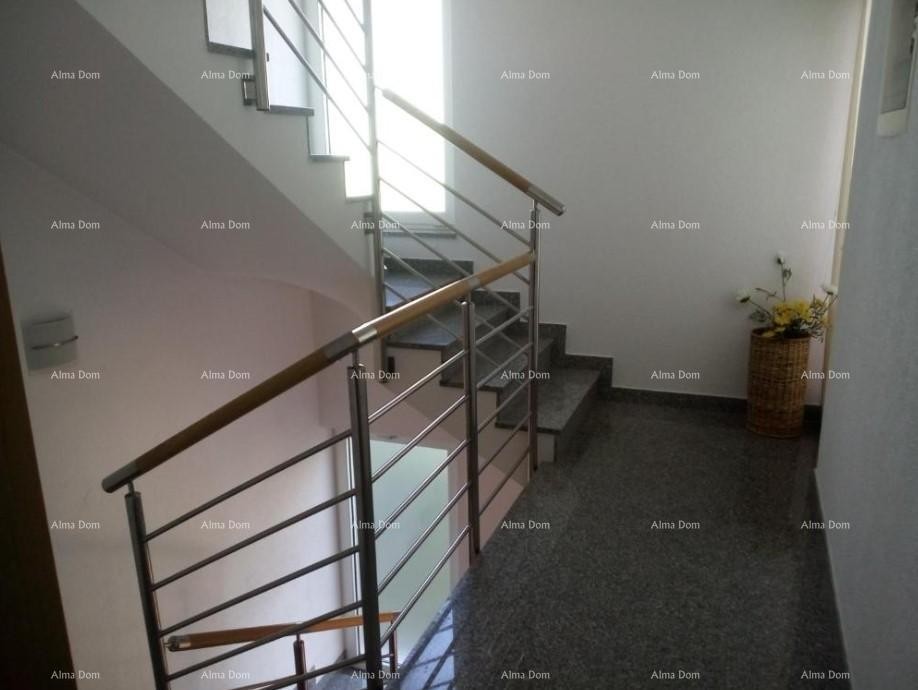 House with 5 apartments for sale with sea view, Premantura 26