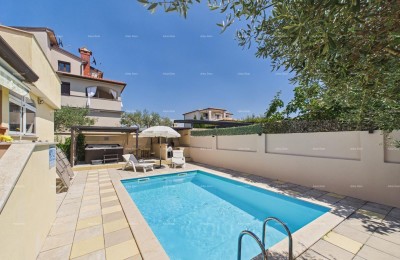 Casa con piscina a Poreč!