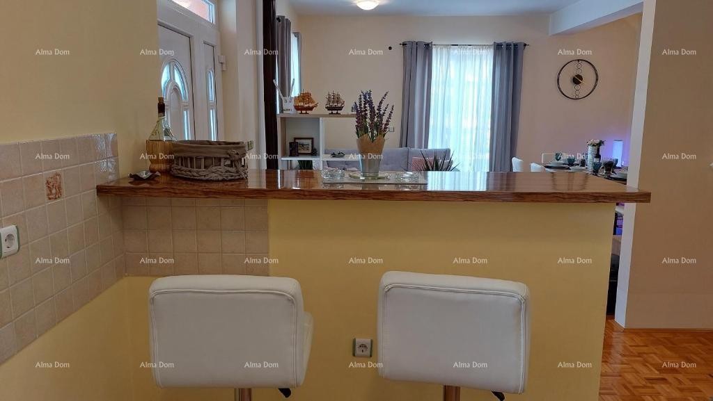 Casa con vista mozzafiato sulle montagne, terrazza, giardino, barbecue e parcheggio privato. 9