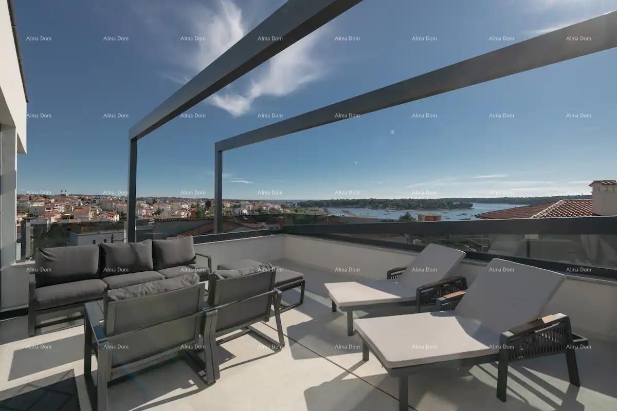 Prodamo čudovito vilo s pogledom na morje! 15