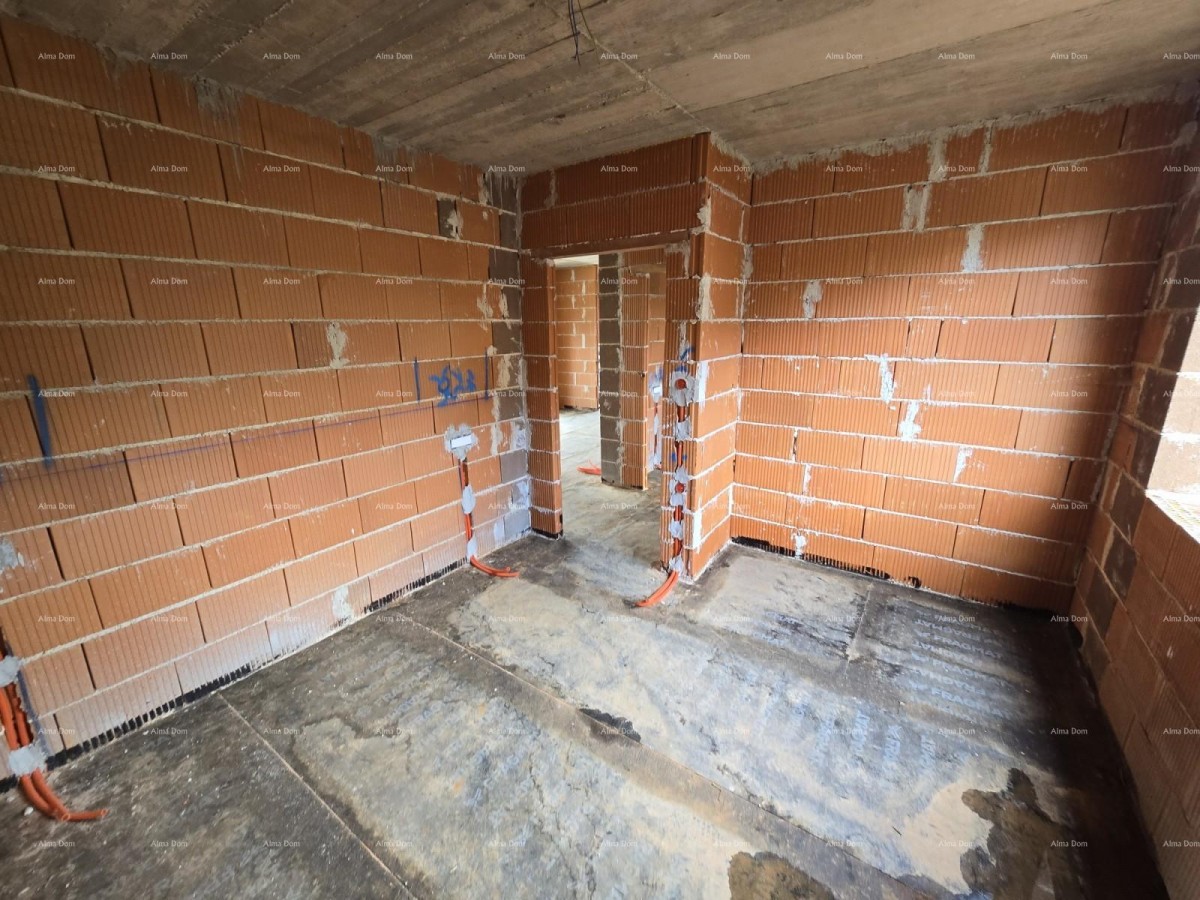 Na prodaju hiša v gradnji – Muntić. 20