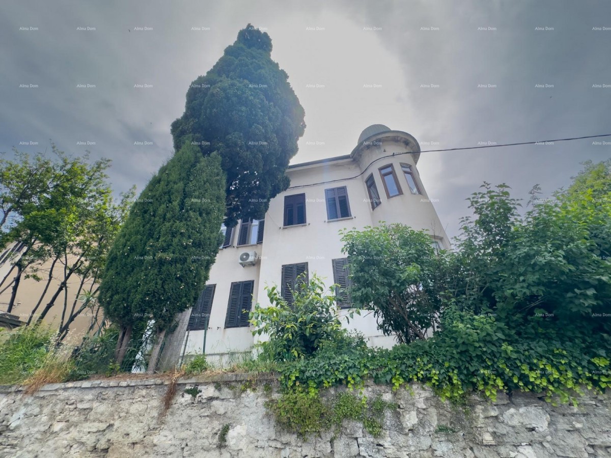 Prodaja stana u centru s 4 stambene jedinice, Pula! 2