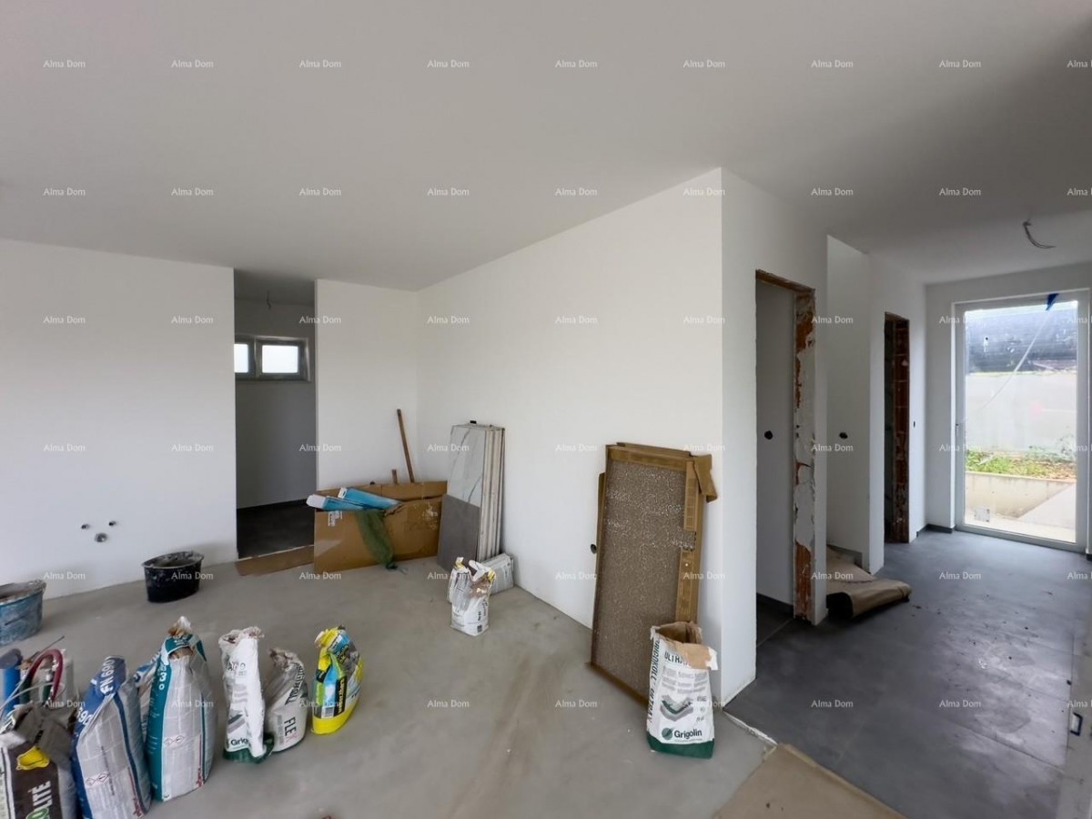 Prodamo hišo na odlični lokaciji. Blizu marine. 30