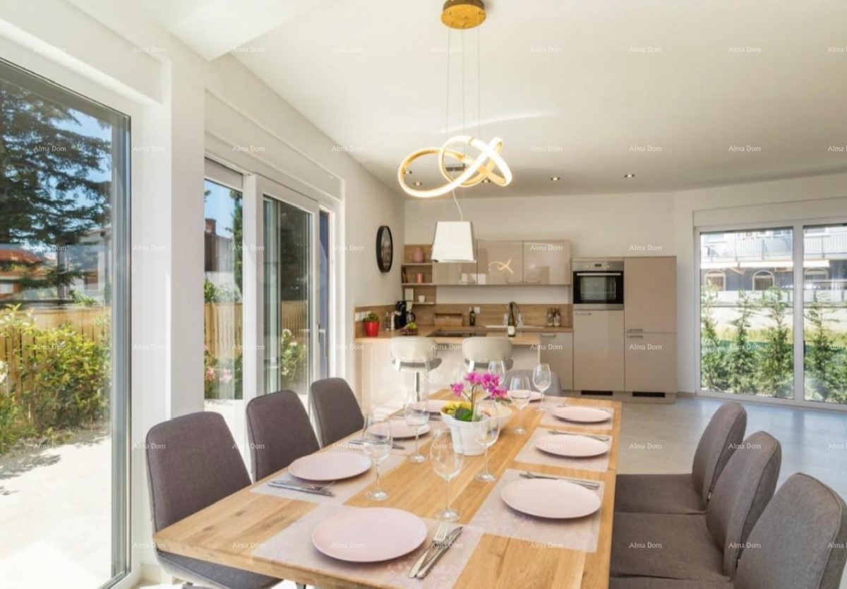 Prodaja čudovite vile s bazenom, jacuzzijem in pogledom na morje, Fažana! 3