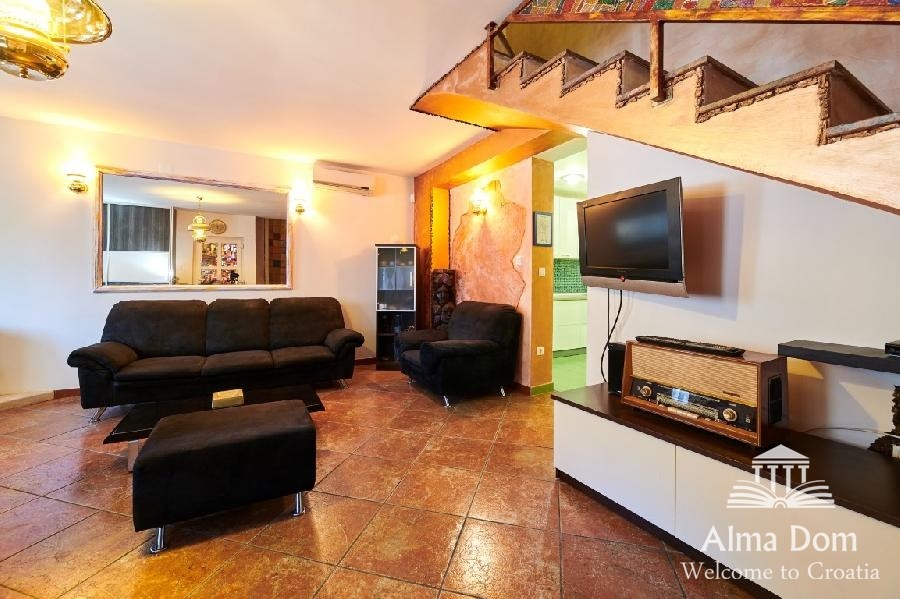 House, near the city of Umag. 10