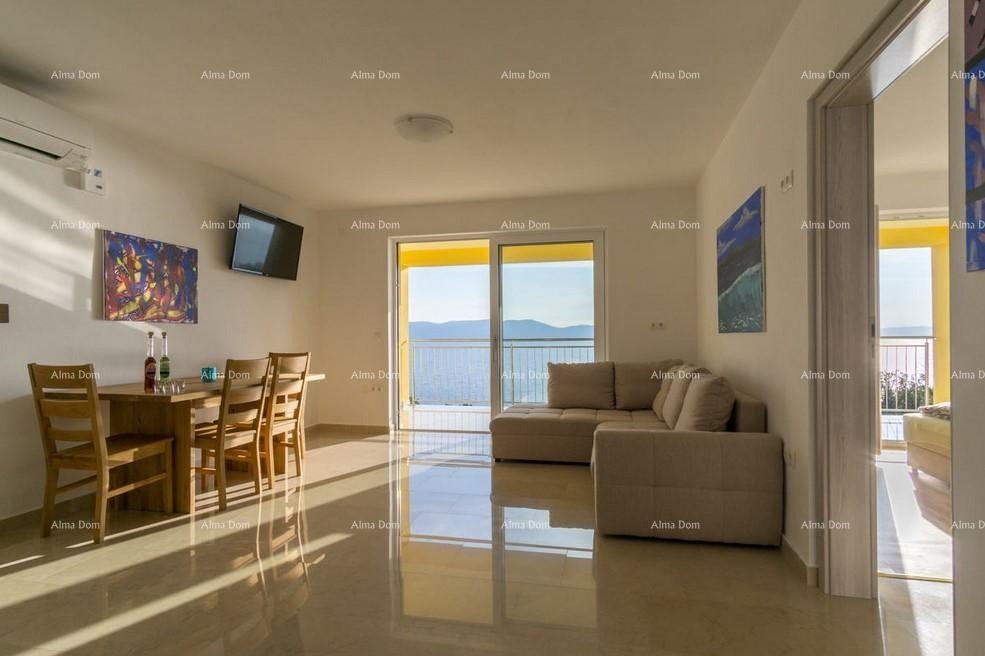 Raša, affascinante casa con appartamenti e piscina con vista panoramica sul mare 4