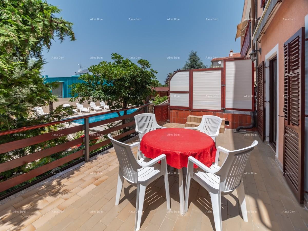Apartmanska kuća s bazenom!Blizina mora i plaže!  Peroj. 10