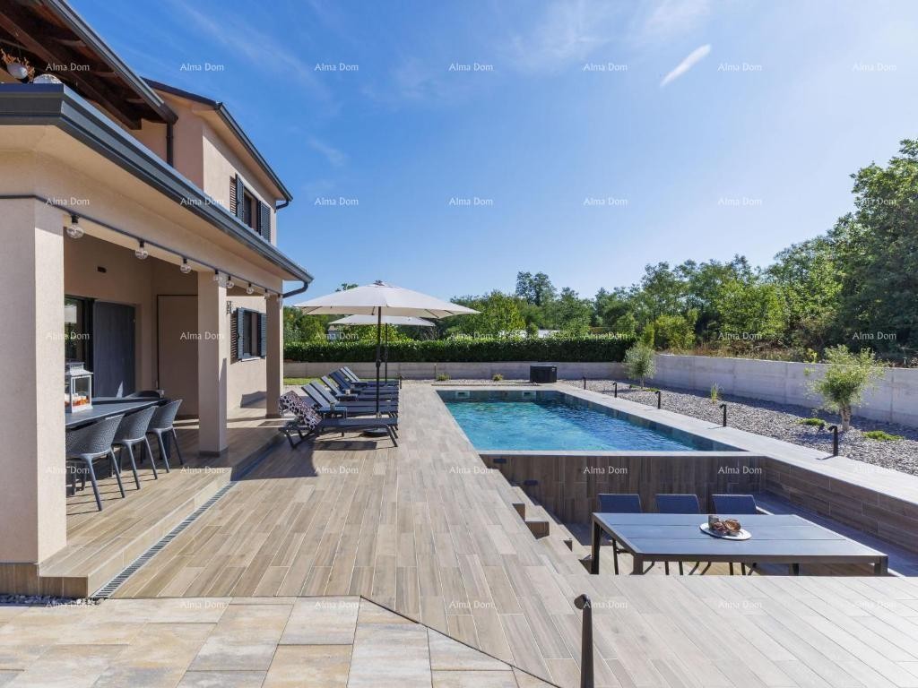 In vendita villa di lusso con piscina in un'oasi verde nei dintorni di Labin 3