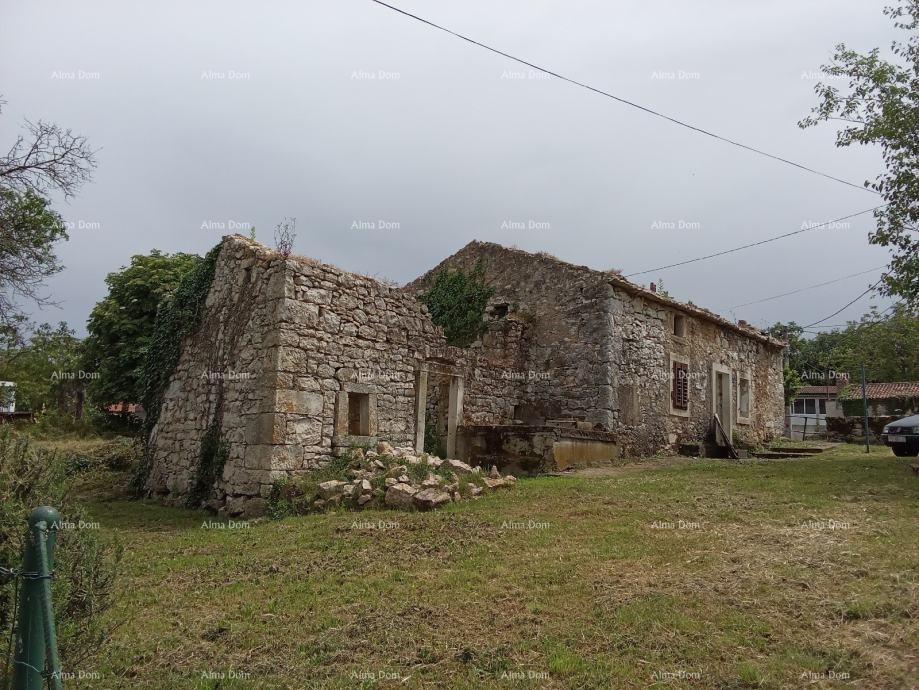 Sale of Istrian stone house for renovation, building permit, Kršan! 2