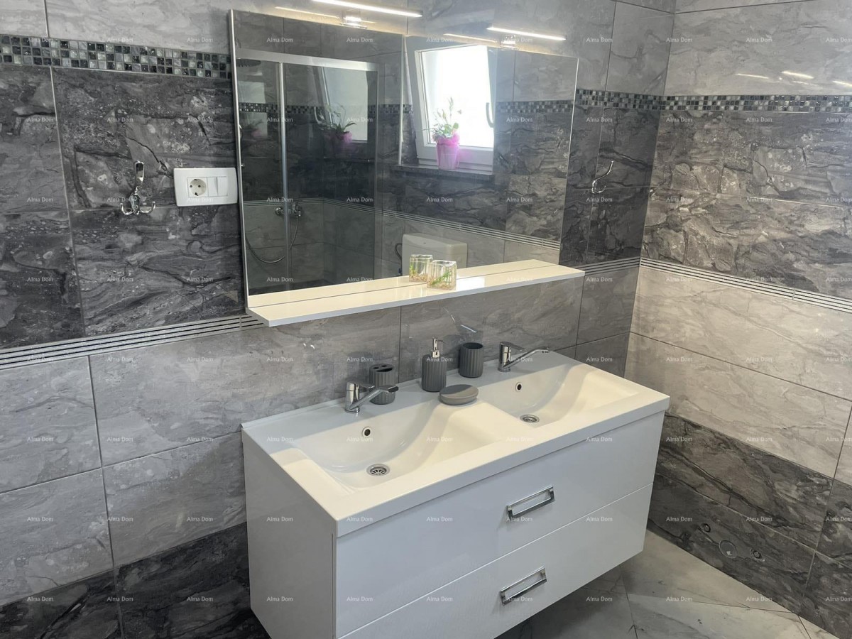 Prizemnica s velikim vrtom 15