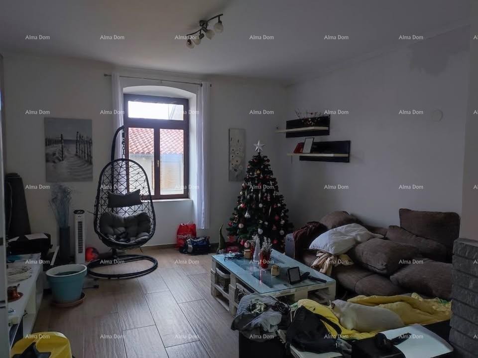 In vendita – spazioso appartamento a Pola, 110 m² 2