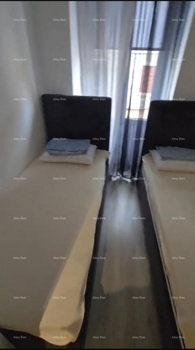 In vendita appartamento 83 m² – Pula, centro 10