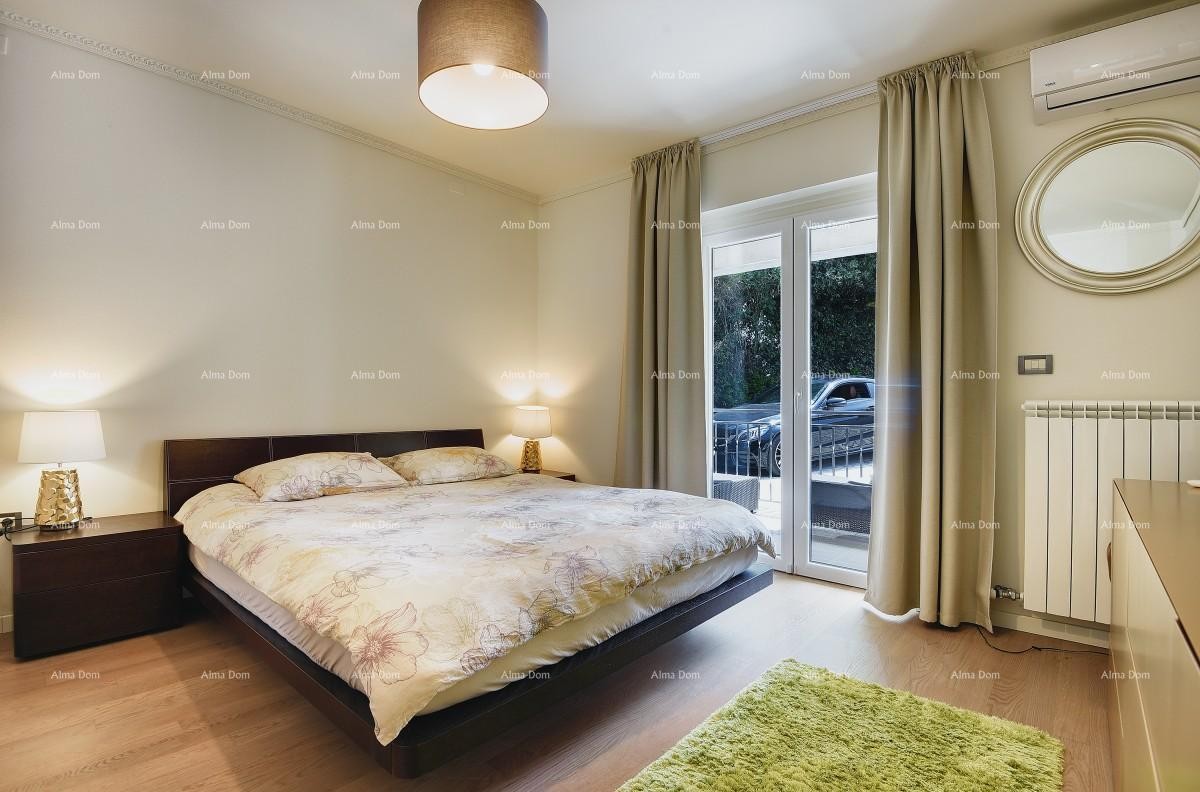 Prvi red do morja in plaže – hiša s bazenom in veliko okužnico, Pješčana Uvala! 26