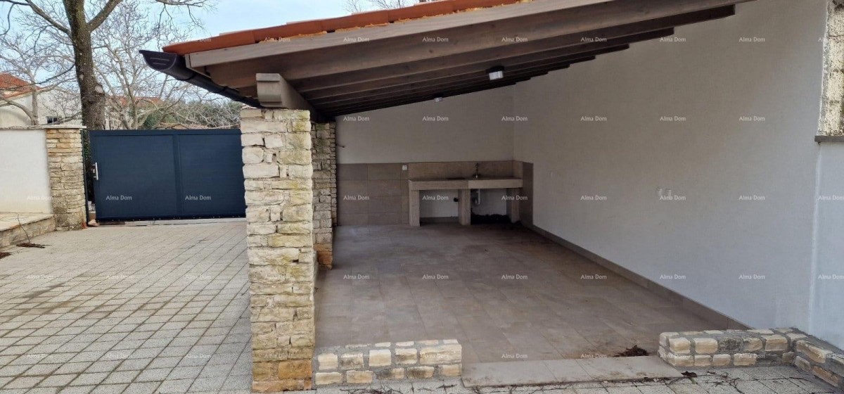 Na prodaju kuća s bazenom i dvorištem – mirno selo kraj Barbana 5