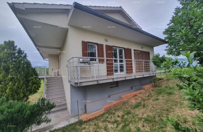 Family house with garage, cellar, and the possibility of purchasing additional land – 30 minutes from Pula