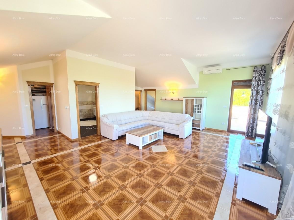 Three-storey apartment with a roof terrace! 100 meters from the sea. 27