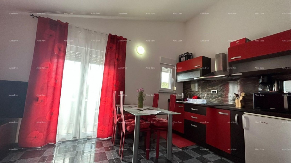 Prodajemo kuću sa više apartmana i bazenom. Pula Veli vrh. 21