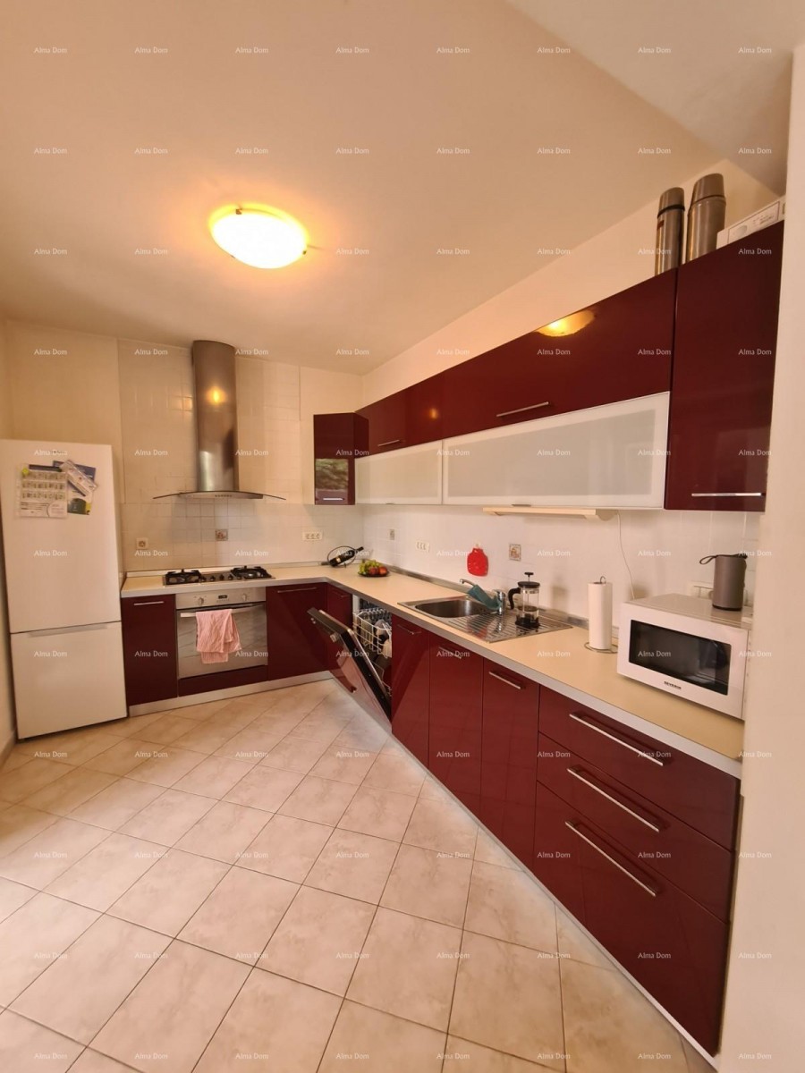 House with a small auxiliary detached room. Medulin. 26