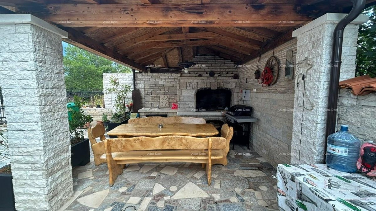 Prodajemo kuću sa više apartmana i bazenom. Pula Veli vrh. 5