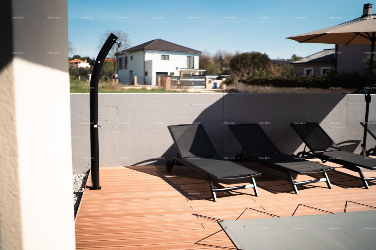 Top location, Pomer! Modern two-story house with pool and jacuzzi! 8