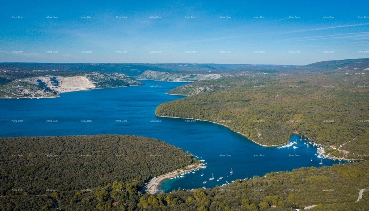 BARBAN - Building land + large agricultural land with sea view 1