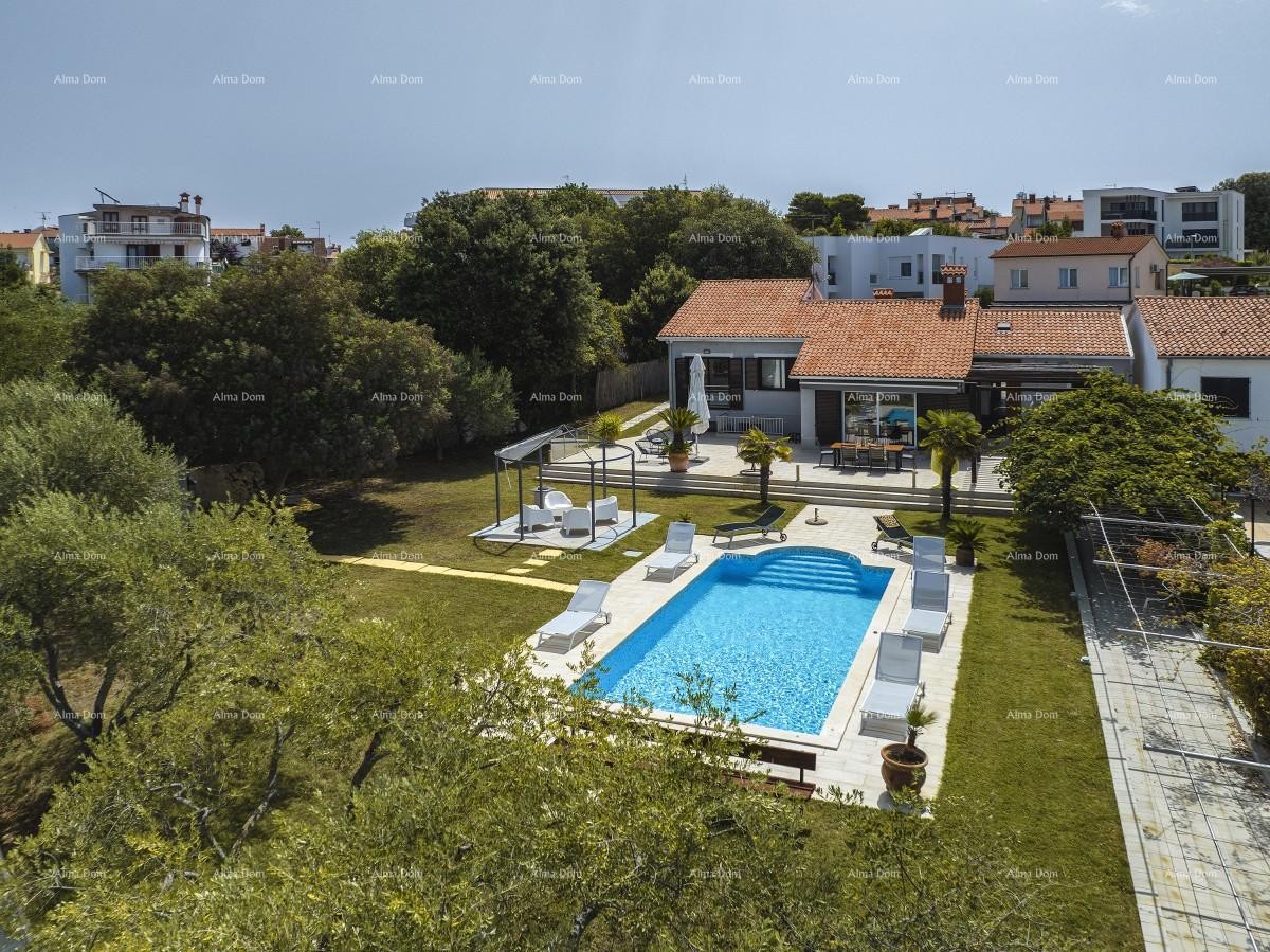 Prvi red do morja in plaže – hiša s bazenom in veliko okužnico, Pješčana Uvala! 7