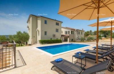 Trget – Prelijepa kuća s panoramskim pogledom na more