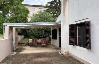 POLA - casa in ottima posizione (2 spazi separati)