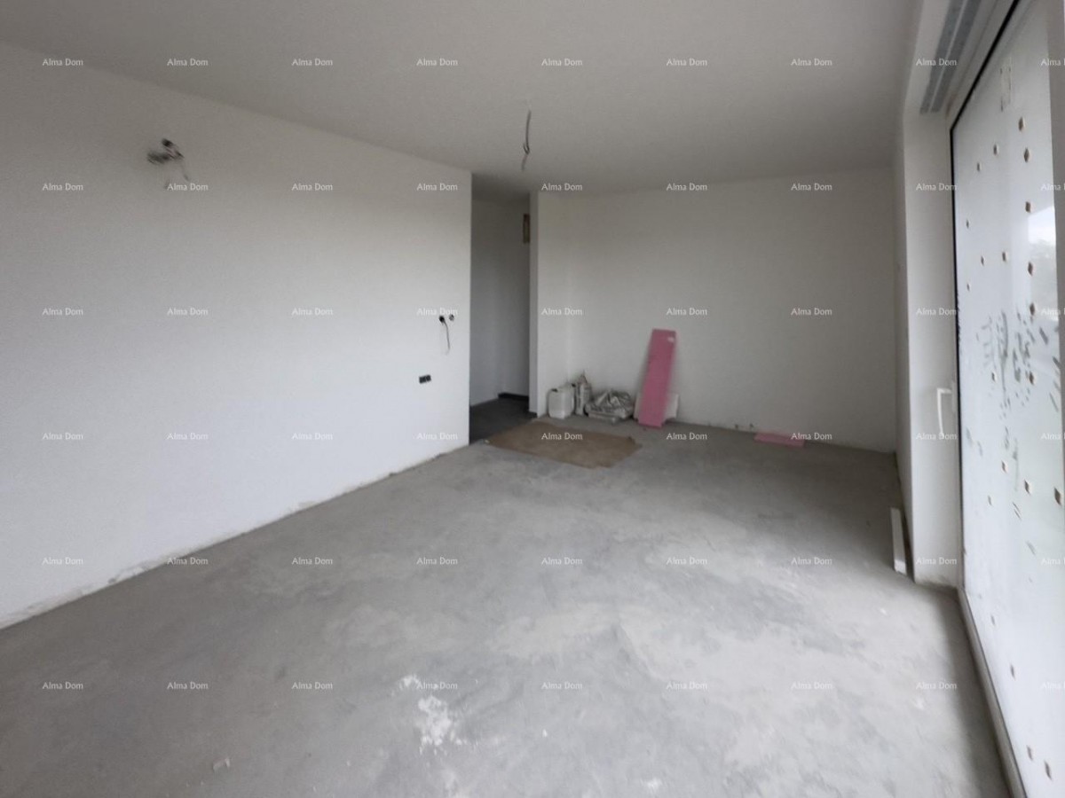 Prodamo hišo na odlični lokaciji. Blizu marine. 11