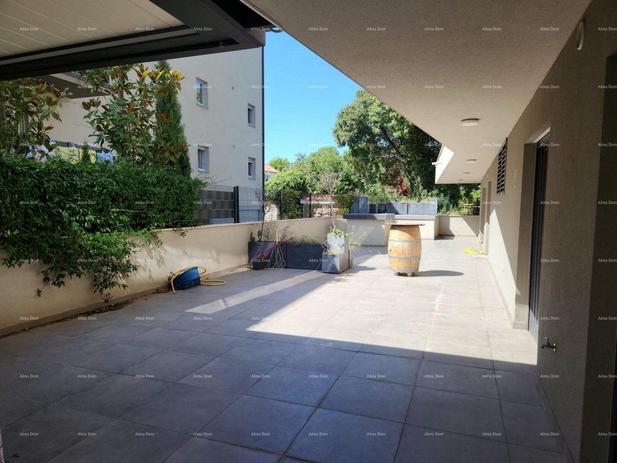 STOJA Moderno appartamento con terrazza di 80 m², a 100 m dal mare a Pola! 12