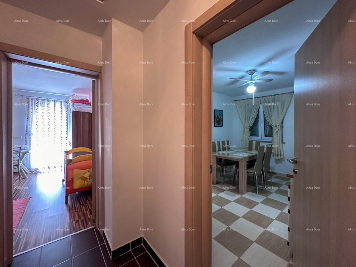 Prodajemo kuću sa dva stana u Valbandonu. 12